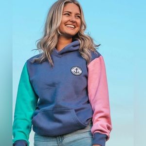 EAST COAST LIFESTYLE

MOONMIST HOODIE